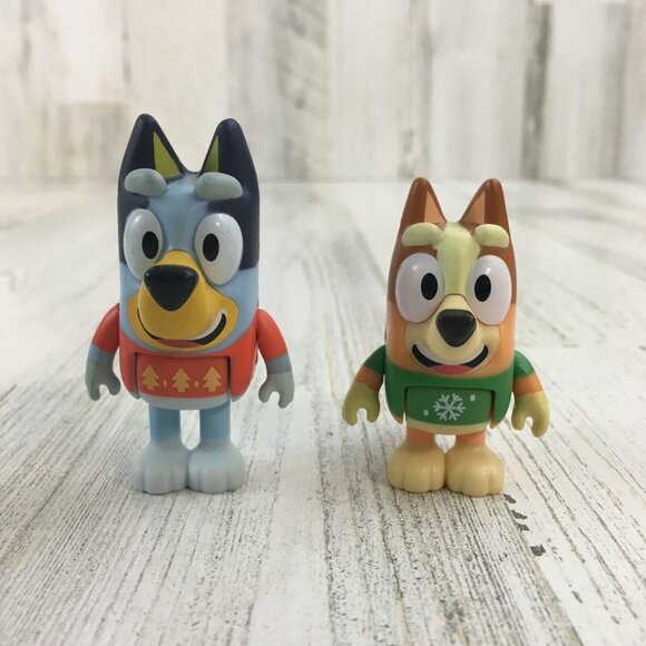 Bluey and Bingo Figure LOT Christmas Sweaters Holiday Big Smiles Blue NEW - Picture 1 of 15